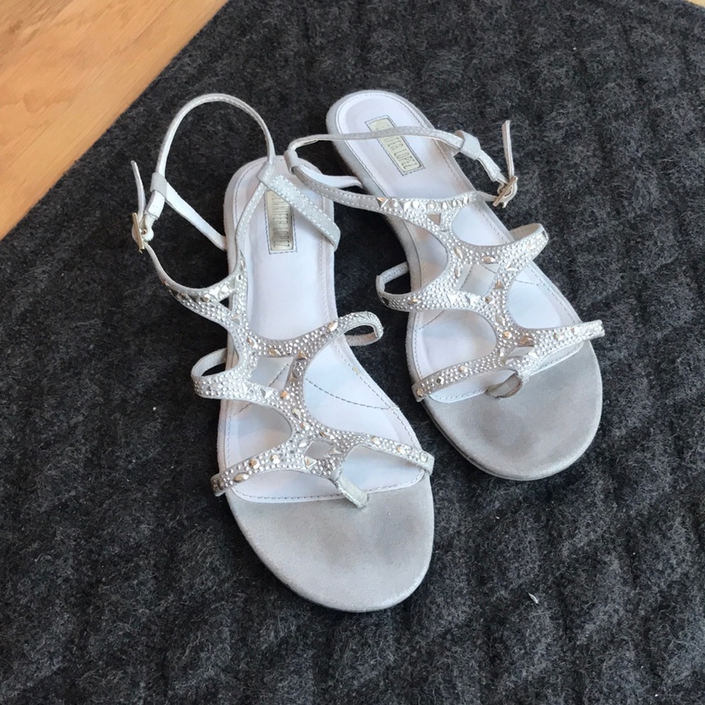 Jennifer Lopez champagne sandals